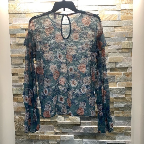 Melrose and Market Ruffle Sleeve Floral Lace Blouse - Picture 4 of 6